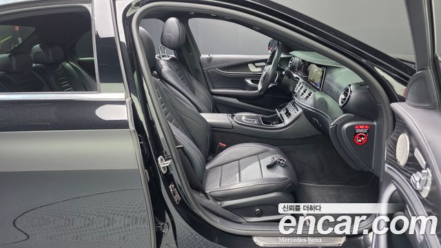 Mercedes-Benz E-Class (W213) E220d 4MATIC AMG Line 2022 — фото 26