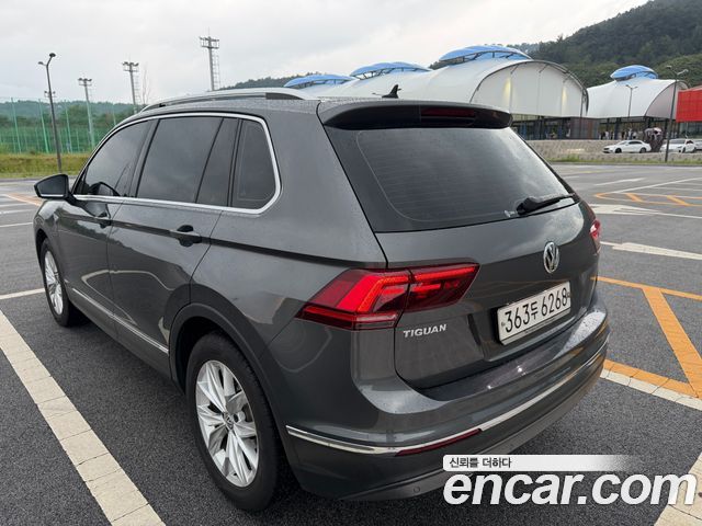 Volkswagen Tiguan Allspace 2.0 TDI Prestige 2020 — фото 4