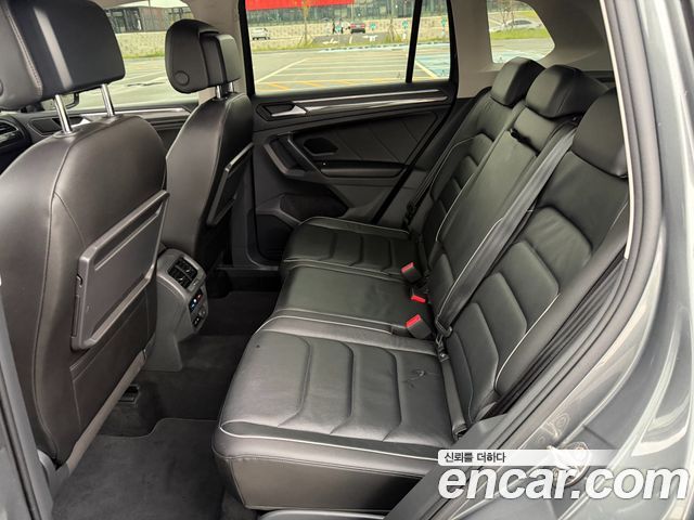 Volkswagen Tiguan Allspace 2.0 TDI Prestige 2020 — фото 15