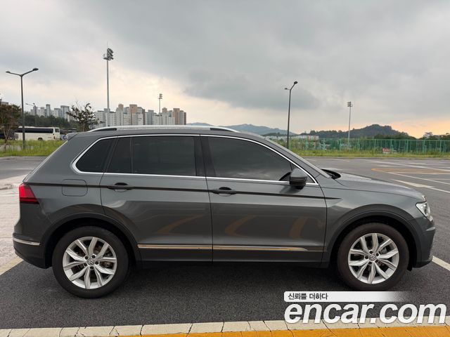 Volkswagen Tiguan Allspace 2.0 TDI Prestige 2020 — фото 23