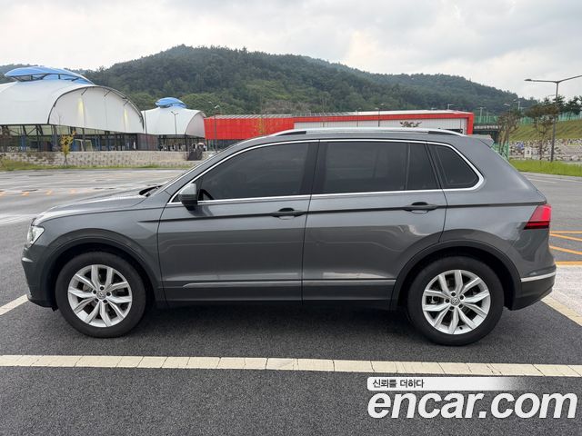 Volkswagen Tiguan Allspace 2.0 TDI Prestige 2020 — фото 24