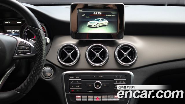 Mercedes-Benz CLA-Class (C117) CLA220 AMG Line 2018 — фото 14