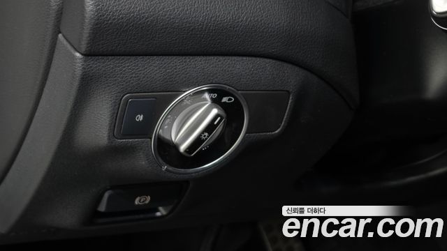 Mercedes-Benz CLA-Class (C117) CLA220 AMG Line 2018 — фото 17