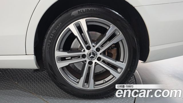Mercedes-Benz E-Class (W213) E350 4MATIC Avantgarde 2022 — фото 21