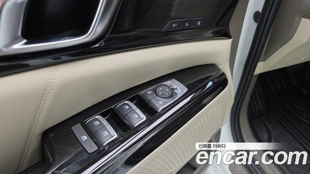 Kia Carnival (IV) Diesel 9-Seater Hi-Limousine Signature 2023 — фото 13