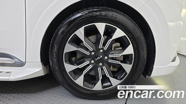 Kia Carnival (IV) Diesel 9-Seater Hi-Limousine Signature 2023 — фото 21