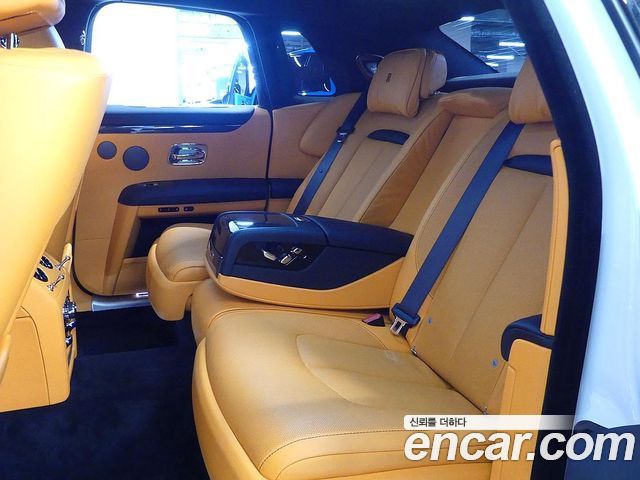 Rolls-Royce Ghost (II) 6.7 V12 Black Badge 2023 — фото 8