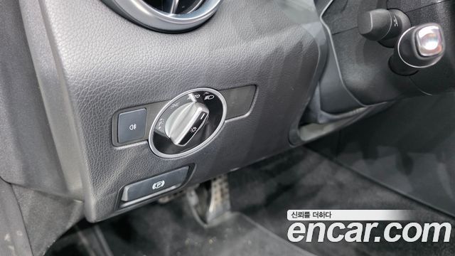 Mercedes-Benz SLK-Class 200 Blue Efficiency R172 2013 — фото 15