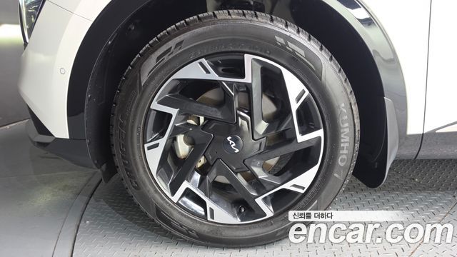 Kia Sportage (V) LPG 2.0 2WD Signature 2023 — фото 5