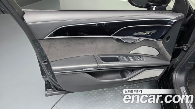 Audi A8 (D5) 55 TFSI Quattro LWB 2020 — фото 24