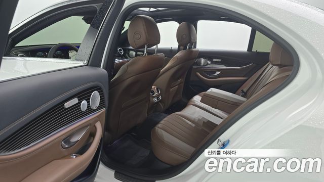 Mercedes-Benz E-Class (W213) E450 4MATIC Exclusive 2021 — фото 12