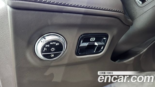 Mercedes-Benz EQS SUV (X296) Maybach EQS680 4MATIC 2024 — фото 24