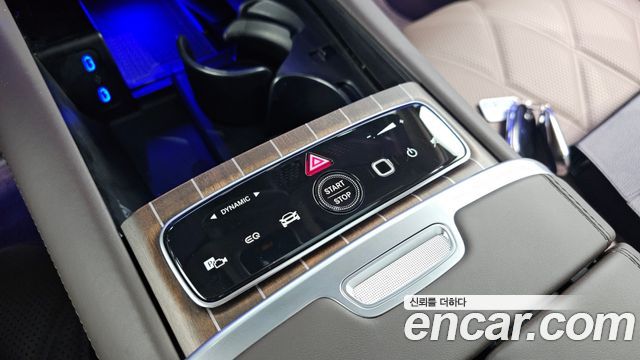Mercedes-Benz EQS SUV (X296) Maybach EQS680 4MATIC 2024 — фото 35
