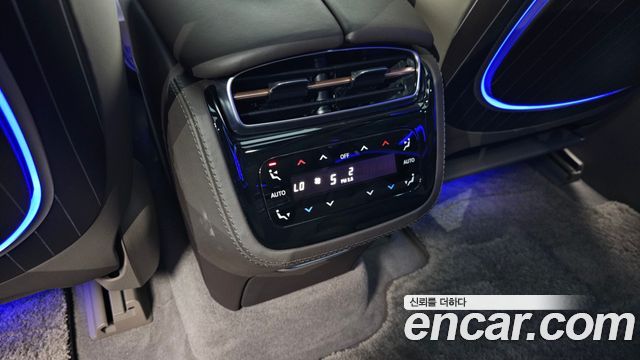 Mercedes-Benz EQS SUV (X296) Maybach EQS680 4MATIC 2024 — фото 43