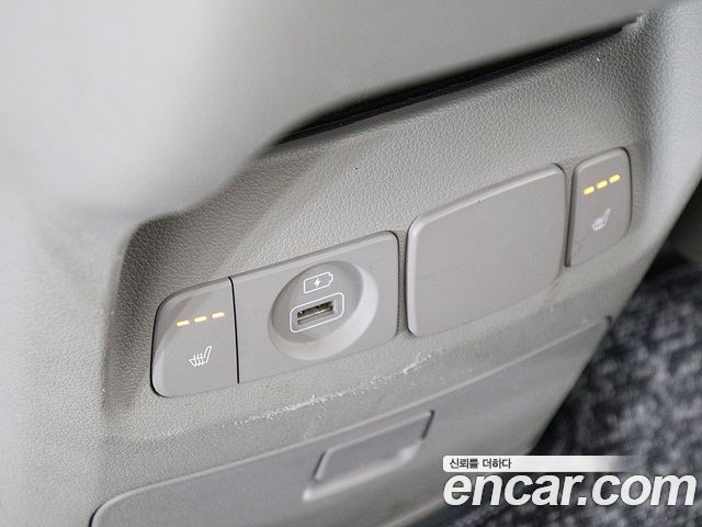 Kia Carnival 9-Seater Prstige 2019 — фото 17