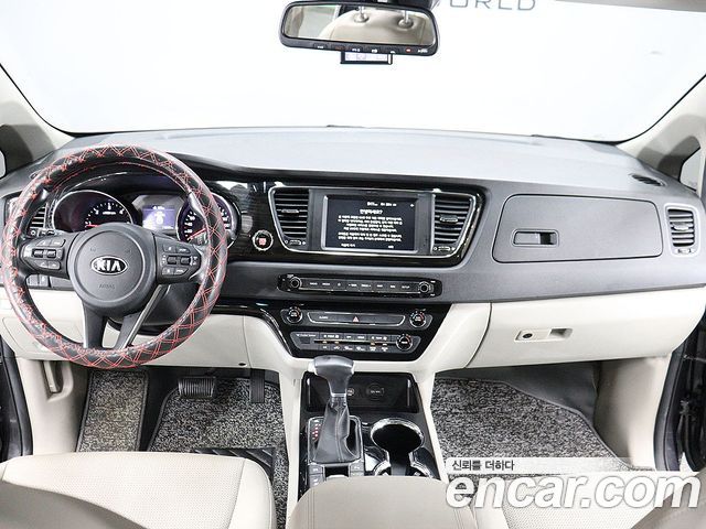Kia Carnival 9-Seater Prstige 2019 — фото 18