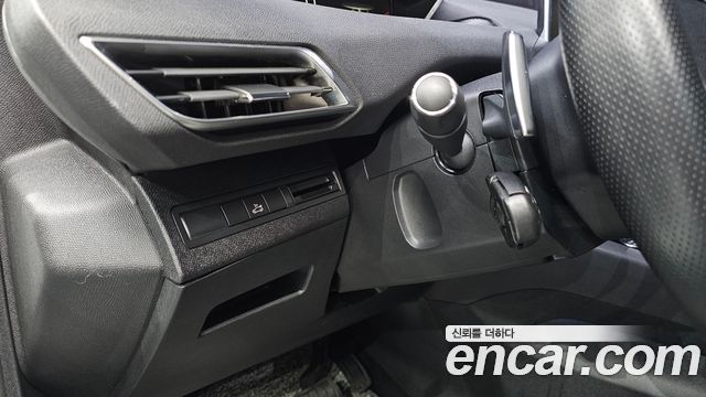 Peugeot 5008 (II) 1.6 BlueHDi Allure 2018 — фото 18