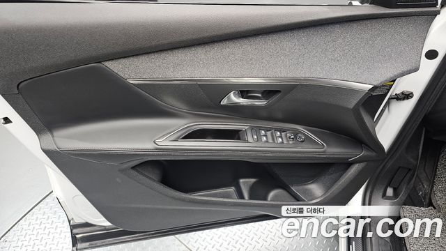 Peugeot 5008 (II) 1.6 BlueHDi Allure 2018 — фото 24