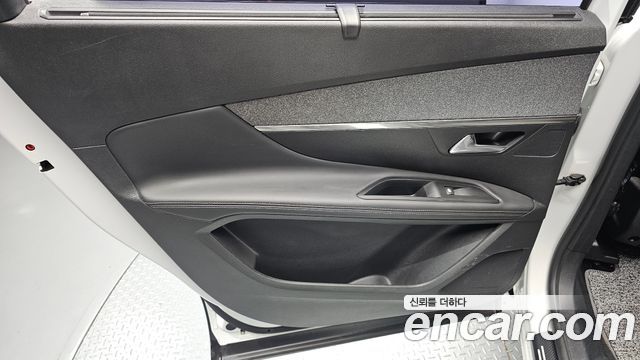 Peugeot 5008 (II) 1.6 BlueHDi Allure 2018 — фото 25