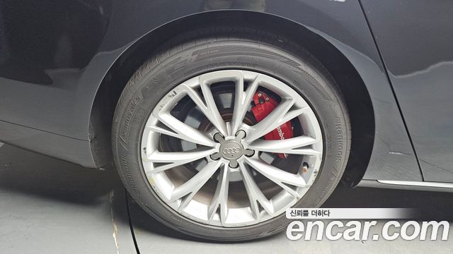 Audi A8 3.0 TFSI Quattro LWB D4 2011 — фото 5