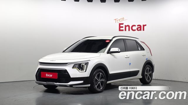 Kia Niro Prestige 2022 — фото 1