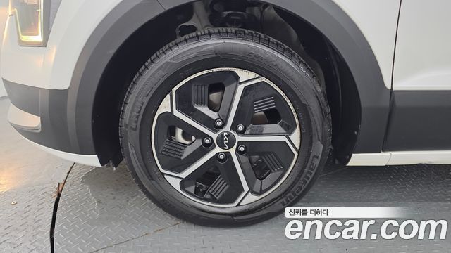 Kia Niro Prestige 2022 — фото 5