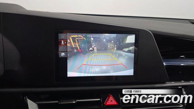Kia Niro Prestige 2022 — фото 16