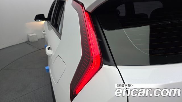 Kia Niro Prestige 2022 — фото 23