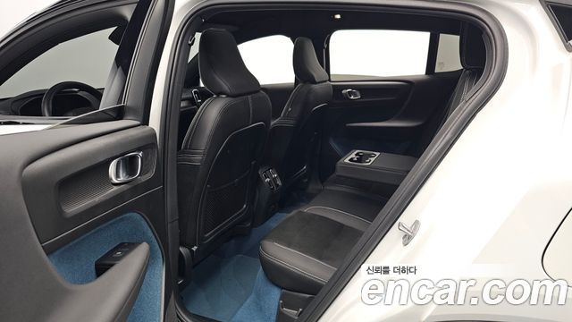 Volvo C40 Recharge Twin Ultimate 2022 — фото 11