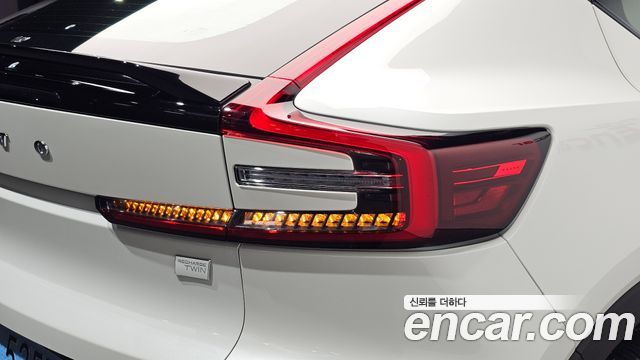 Volvo C40 Recharge Twin Ultimate 2022 — фото 23
