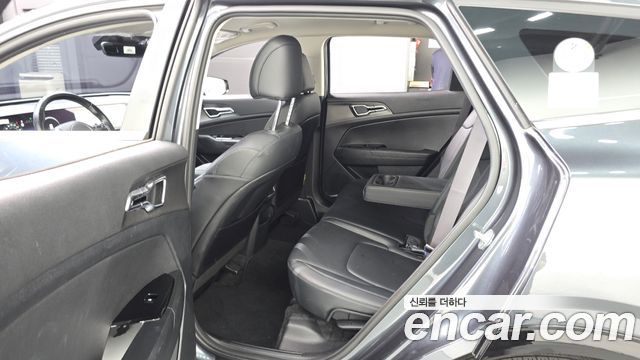 Kia Sportage (V) Diesel 2.0 2WD Prestige 2023 — фото 11