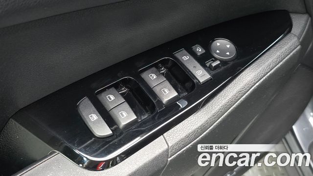 Kia Sportage (V) Diesel 2.0 2WD Prestige 2023 — фото 32