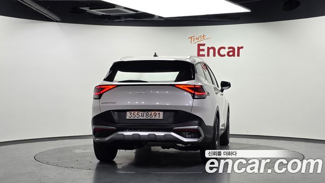 Kia Sportage (V) Diesel 2.0 2WD Prestige 2022 — фото 4