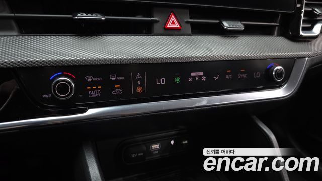 Kia Sportage (V) Diesel 2.0 2WD Prestige 2022 — фото 16