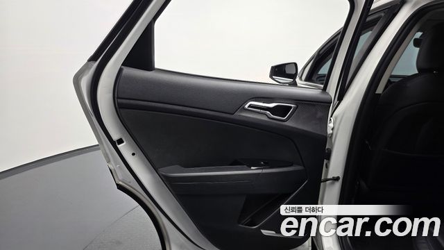 Kia Sportage (V) Diesel 2.0 2WD Prestige 2022 — фото 25