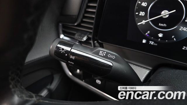 Kia Sportage (V) Diesel 2.0 2WD Prestige 2022 — фото 29
