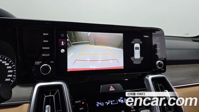 Kia Sorento (IV) Gasoline 2.5T 2WD Prestige 2023 — фото 16