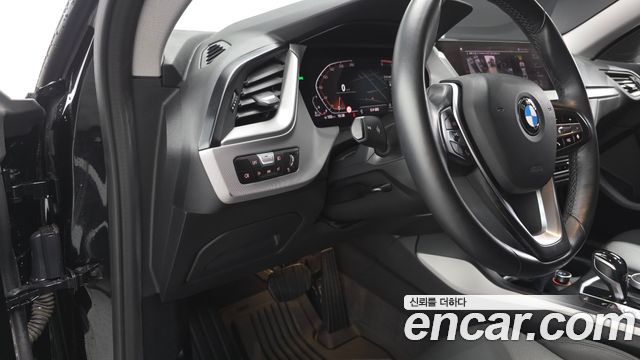 BMW 2 Series Gran Coupe (F44) 218d Advantage 2021 — фото 17