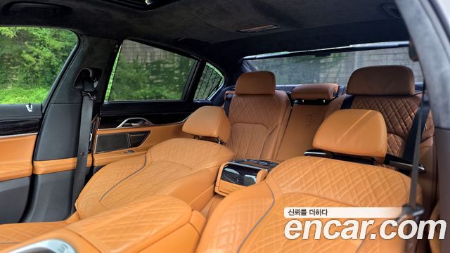 BMW 7 Series (G11) 740d xDrive M Sport 2021 — фото 16
