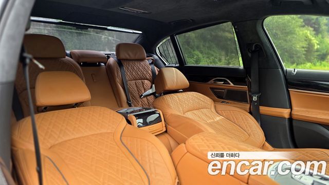 BMW 7 Series (G11) 740d xDrive M Sport 2021 — фото 17