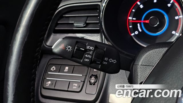 KG Mobility (SsangYong) Tivoli Air Diesel RX 2WD 2016 — фото 27