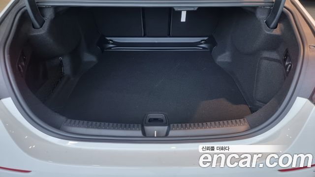 Mercedes-Benz E-Class (W214) E200 Avantgarde 2024 — фото 23