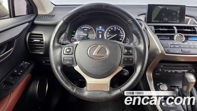 Lexus NX300h Supreme 2017 — фото 13