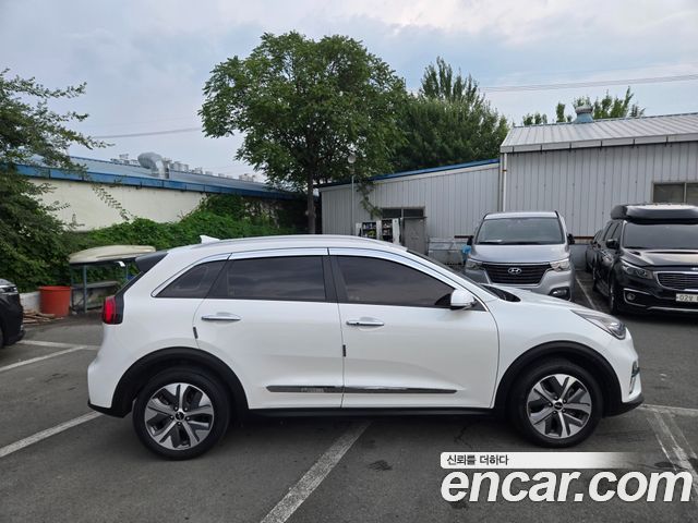 Kia Niro EV Taxi 2022 — фото 4