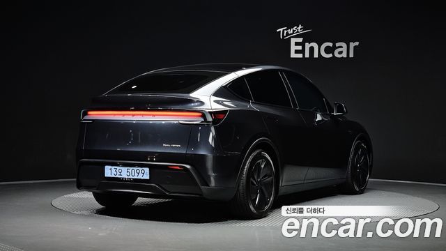 Tesla Model Y Long Range AWD 2025 — фото 2