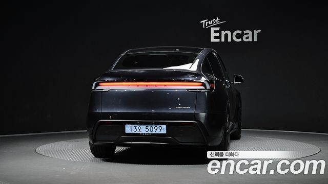 Tesla Model Y Long Range AWD 2025 — фото 4