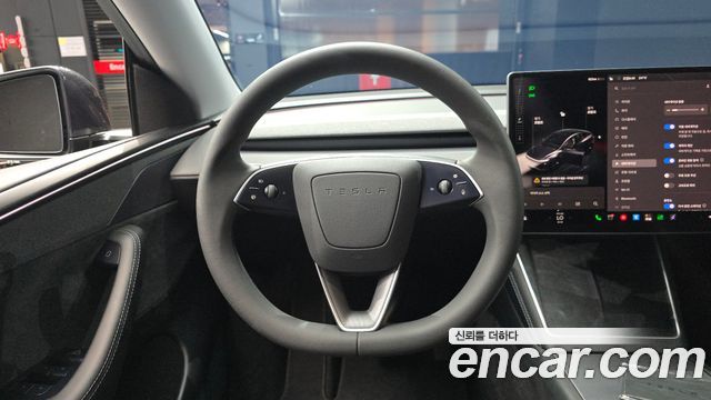 Tesla Model Y Long Range AWD 2025 — фото 17