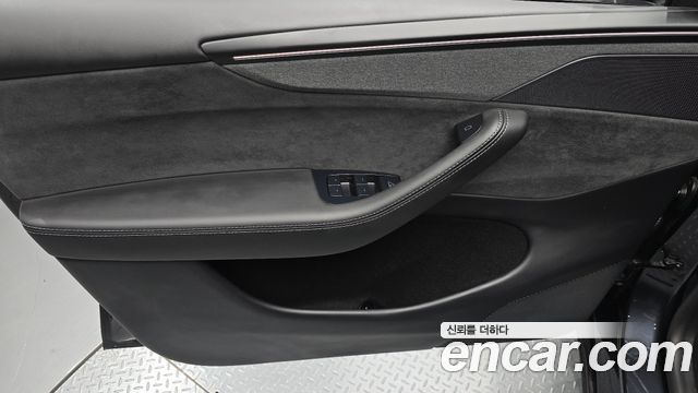 Tesla Model Y Long Range AWD 2025 — фото 30