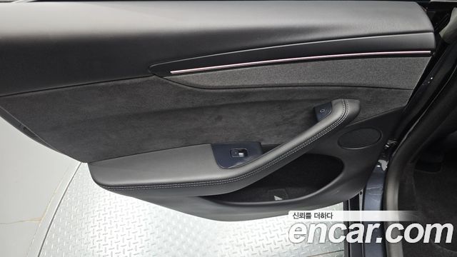 Tesla Model Y Long Range AWD 2025 — фото 31