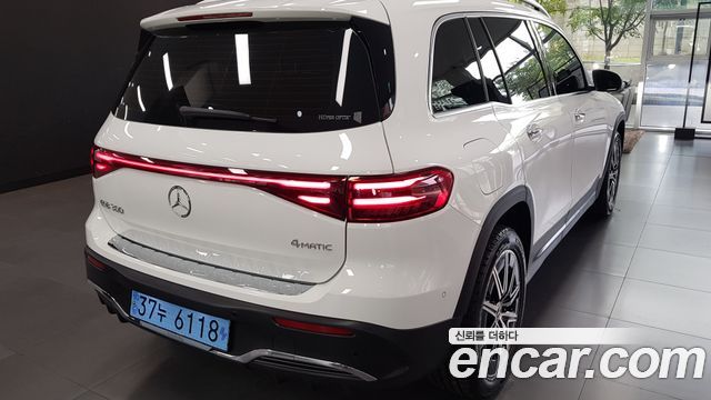 Mercedes-Benz EQB (X243) EQB300 4MATIC AMG Line 2025 — фото 2